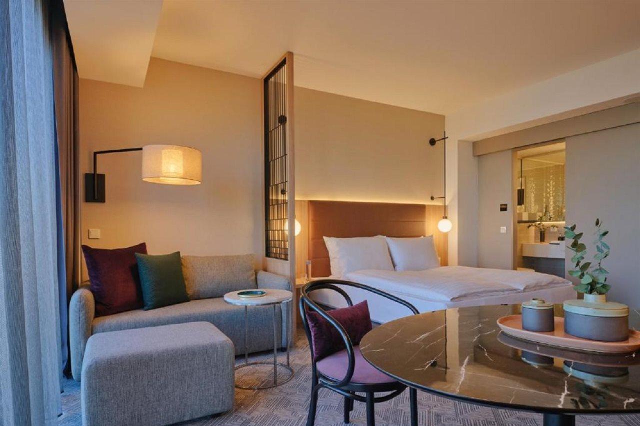 Adina Apartment Hotel Мюнхен Екстериор снимка