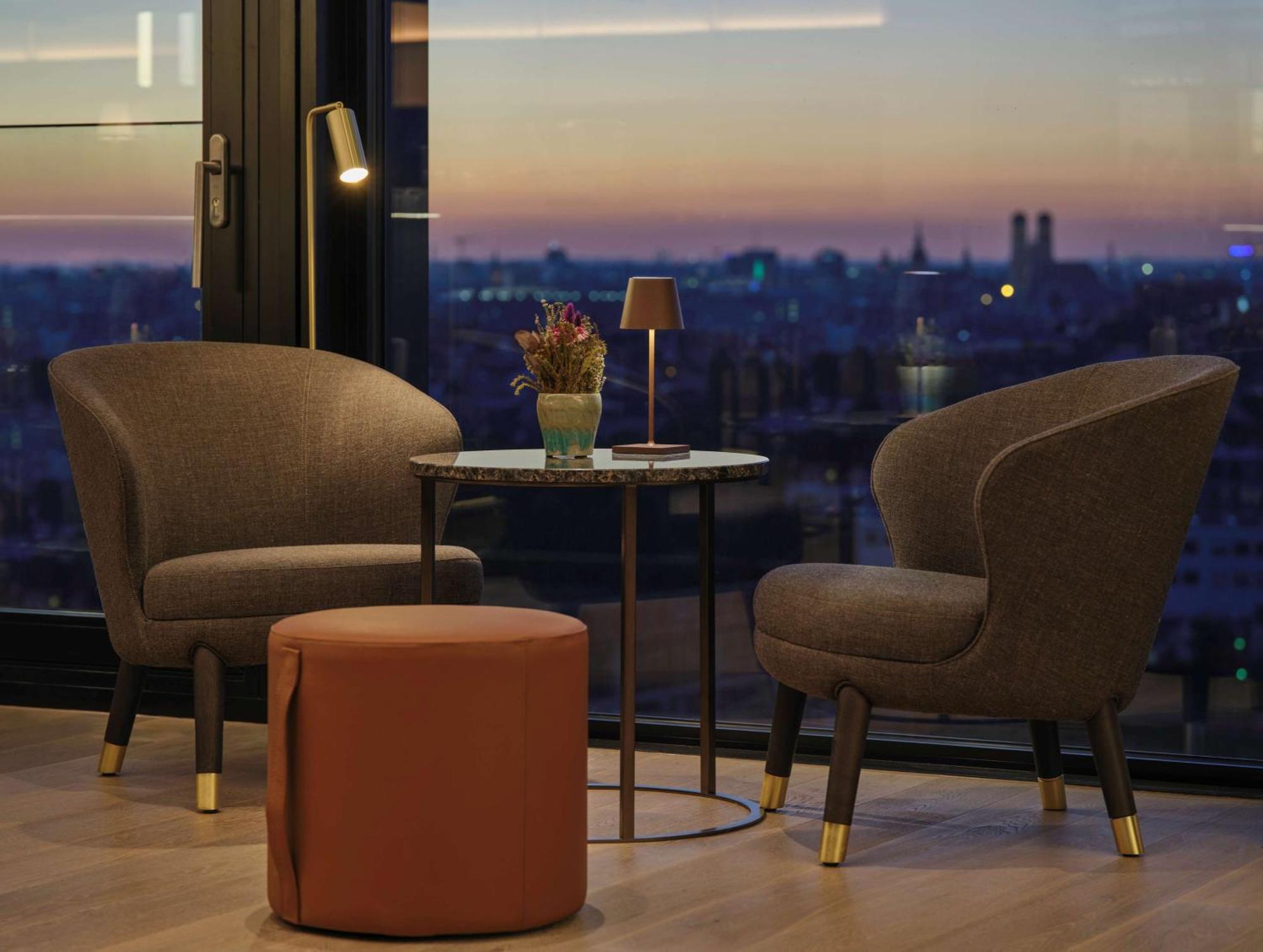 Adina Apartment Hotel Мюнхен Екстериор снимка