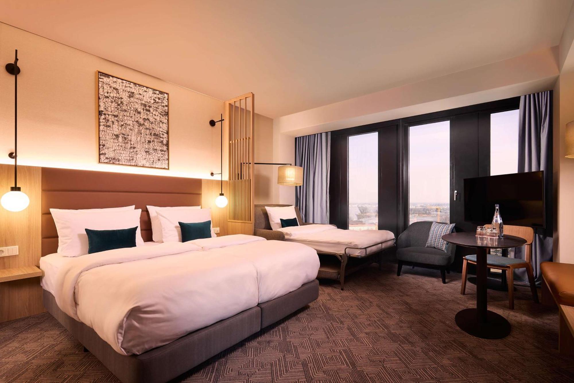 Adina Apartment Hotel Мюнхен Екстериор снимка