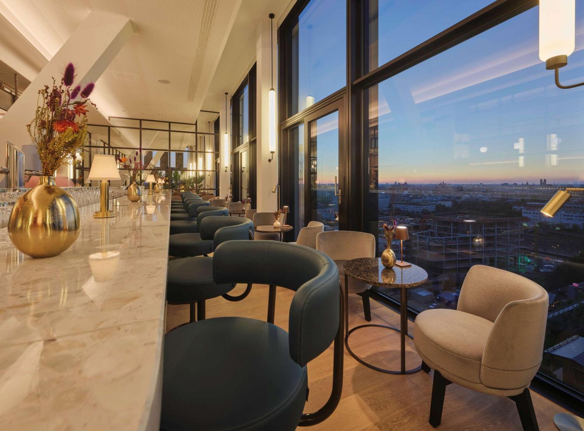 Adina Apartment Hotel Мюнхен Екстериор снимка