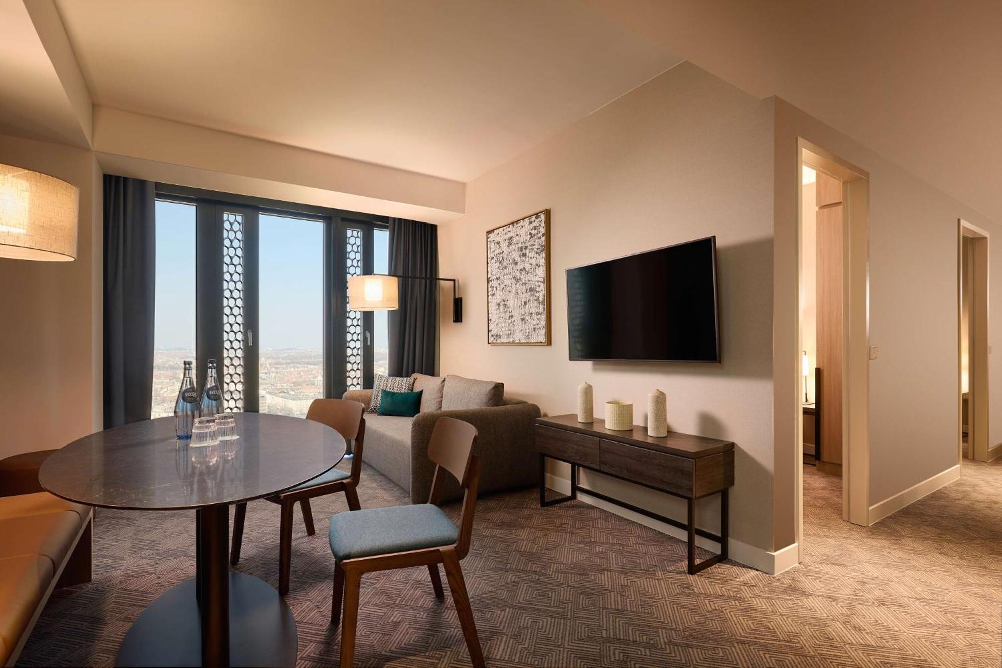 Adina Apartment Hotel Мюнхен Екстериор снимка