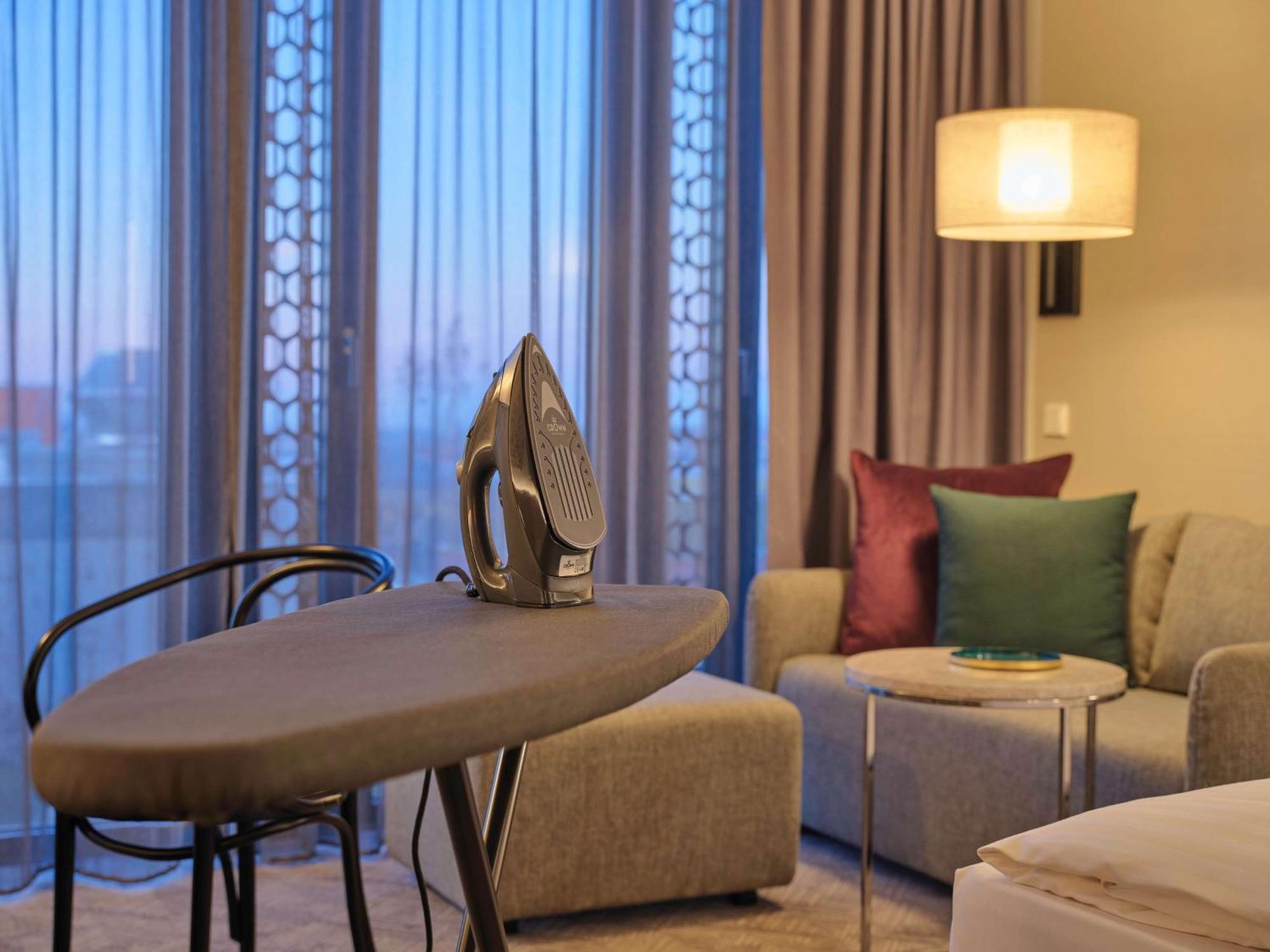 Adina Apartment Hotel Мюнхен Екстериор снимка