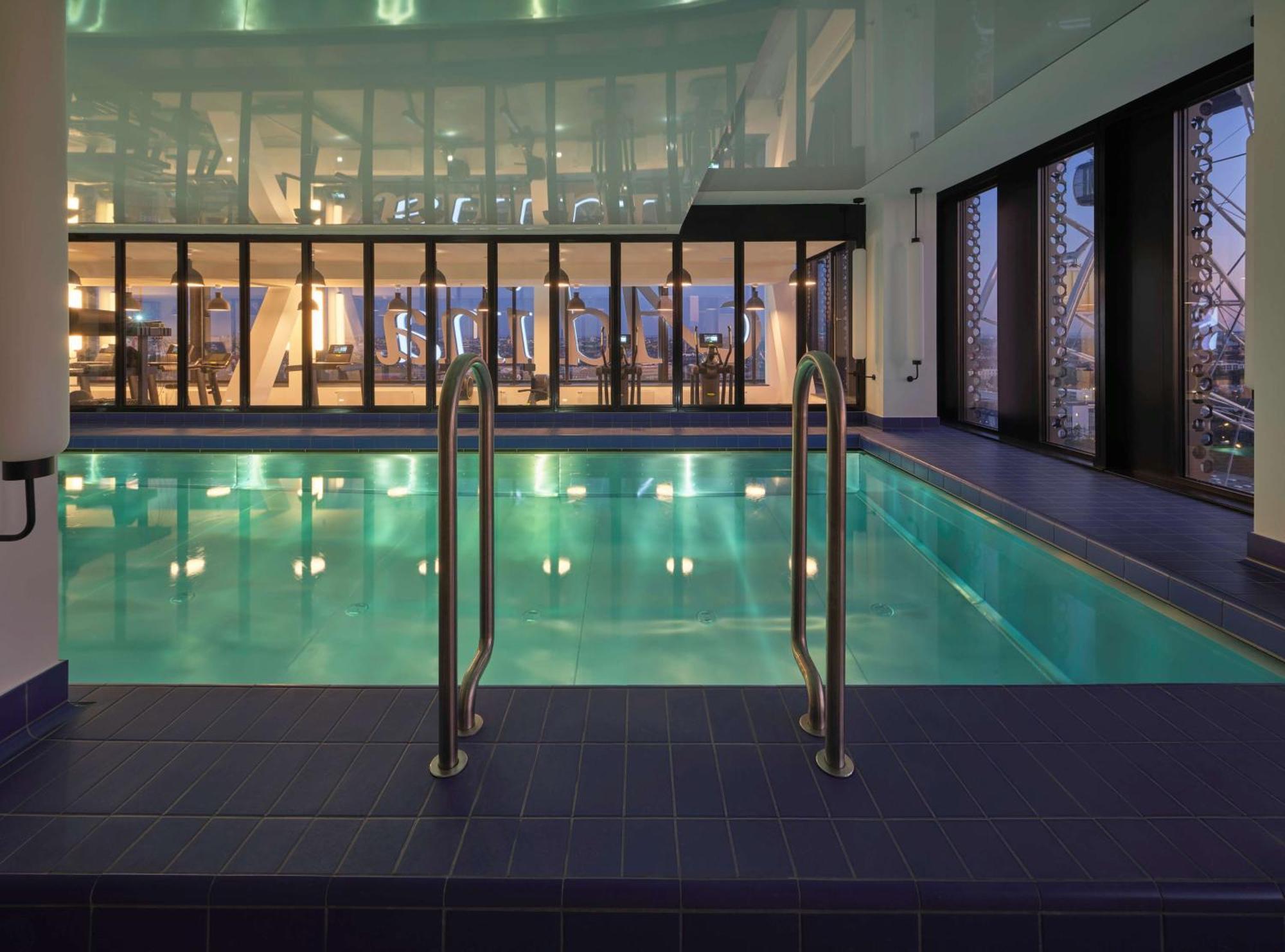 Adina Apartment Hotel Мюнхен Екстериор снимка