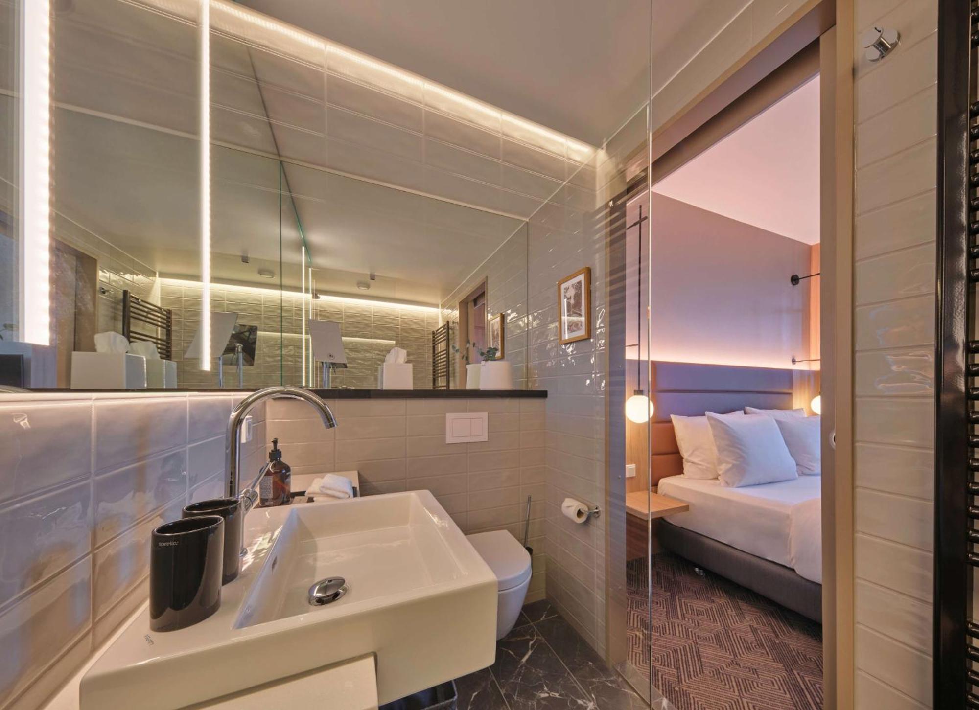Adina Apartment Hotel Мюнхен Екстериор снимка