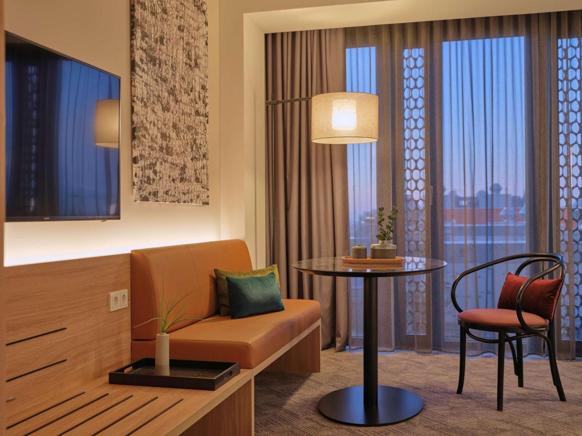 Adina Apartment Hotel Мюнхен Екстериор снимка