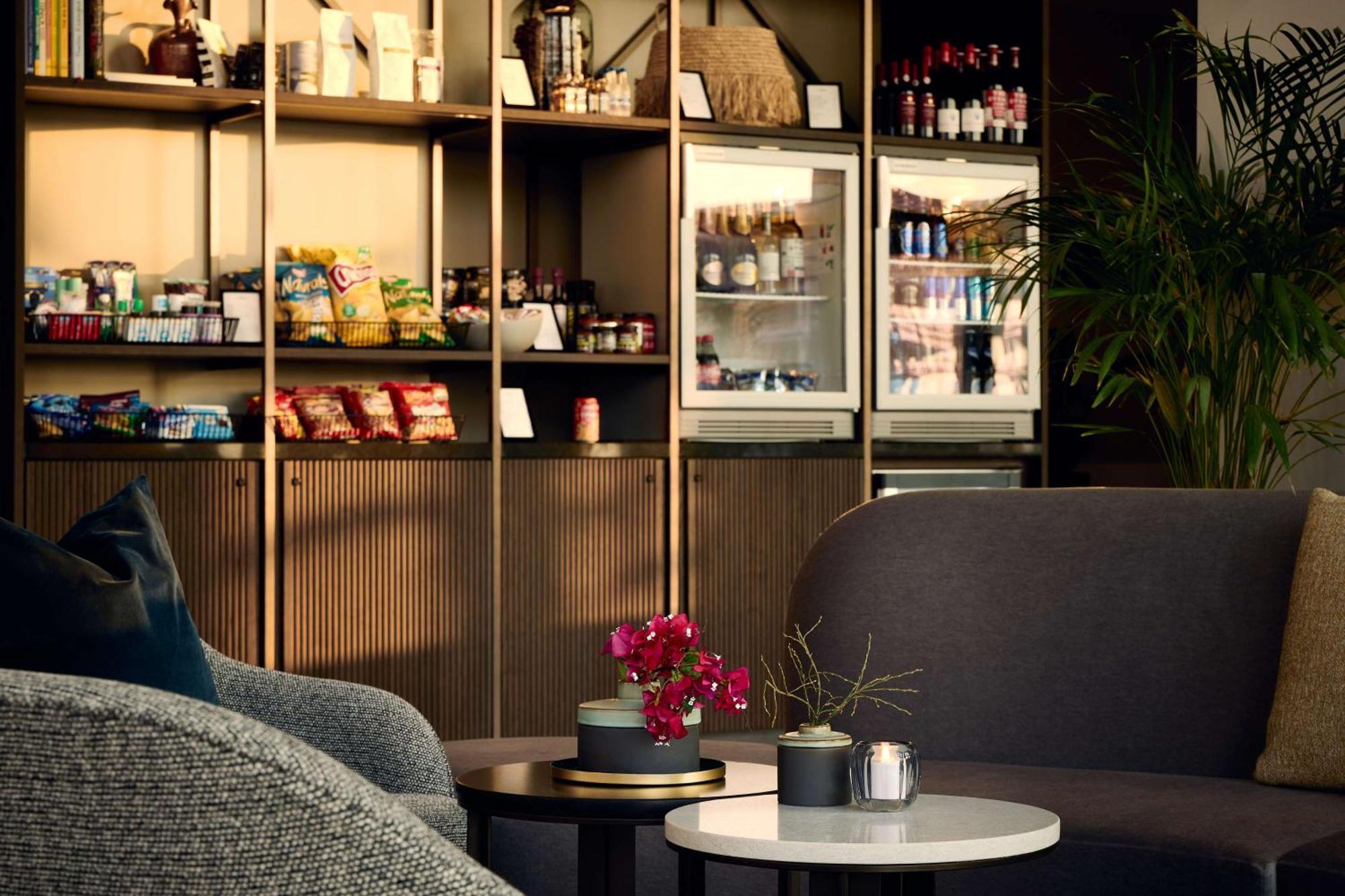 Adina Apartment Hotel Мюнхен Екстериор снимка