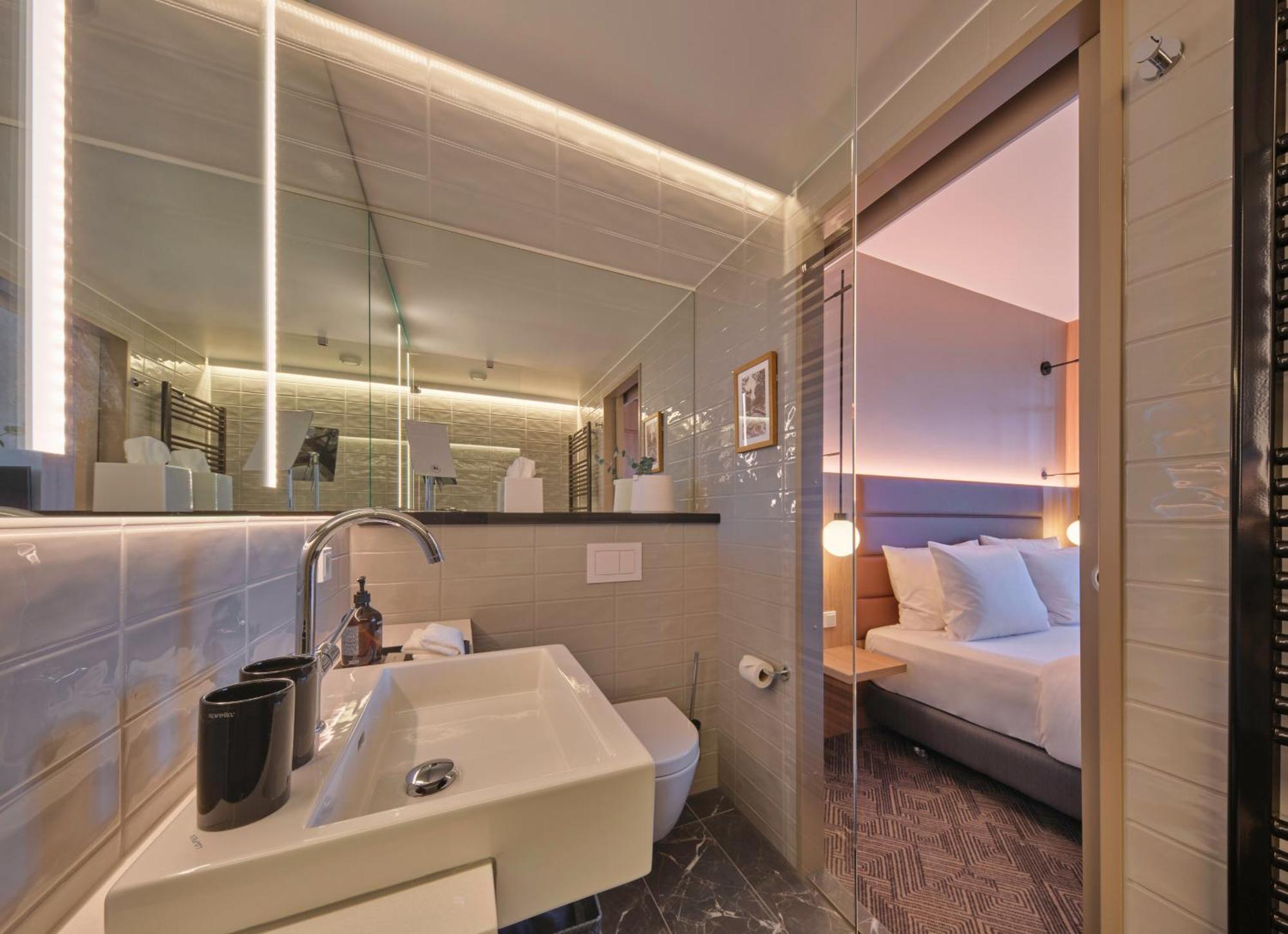 Adina Apartment Hotel Мюнхен Екстериор снимка